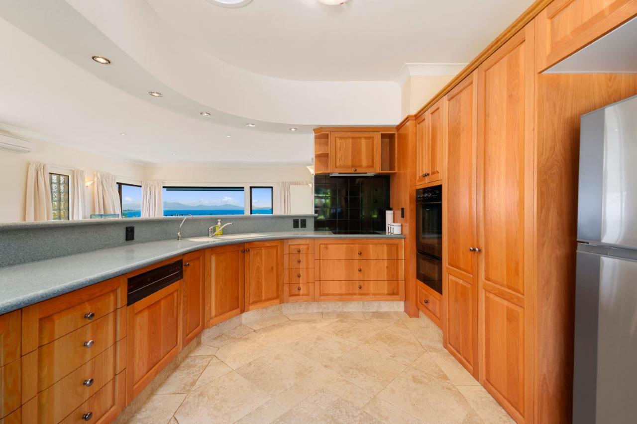 Lake View By Town Taupo Exterior photo